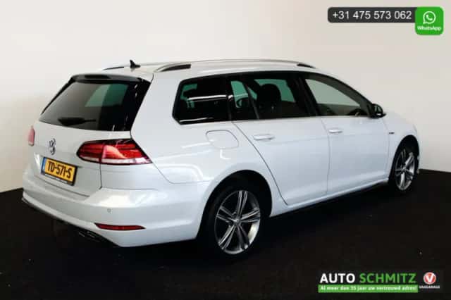 Volkswagen Golf (2018) thumbnail 4