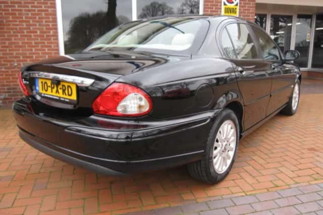 Jaguar X-Type (2005) thumbnail 3