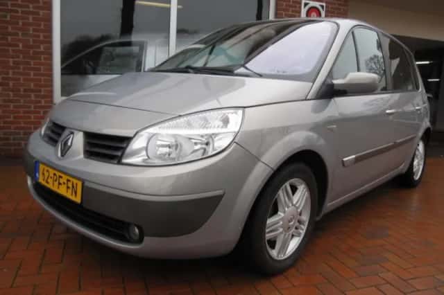 Renault Scénic (2004) thumbnail 2