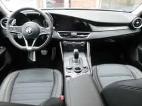 Alfa Romeo Giulia (2017) thumbnail 17