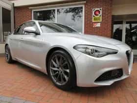 Alfa Romeo Giulia (2017) thumbnail 5