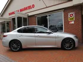 Alfa Romeo Giulia (2017) thumbnail 6