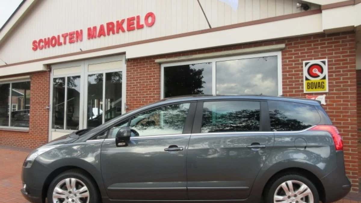 Peugeot 5008 (2011) — foto 1