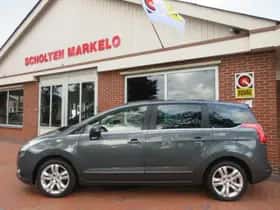 Peugeot 5008 (2011) thumbnail 1