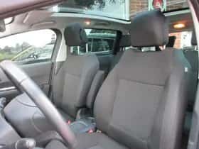Peugeot 5008 (2011) thumbnail 12