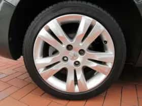 Peugeot 5008 (2011) thumbnail 16