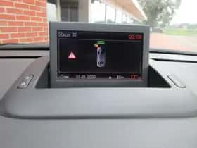 Peugeot 5008 (2011) thumbnail 23