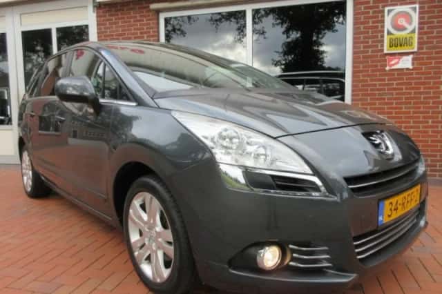 Peugeot 5008 (2011) thumbnail 5