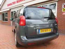 Peugeot 5008 (2011) thumbnail 9