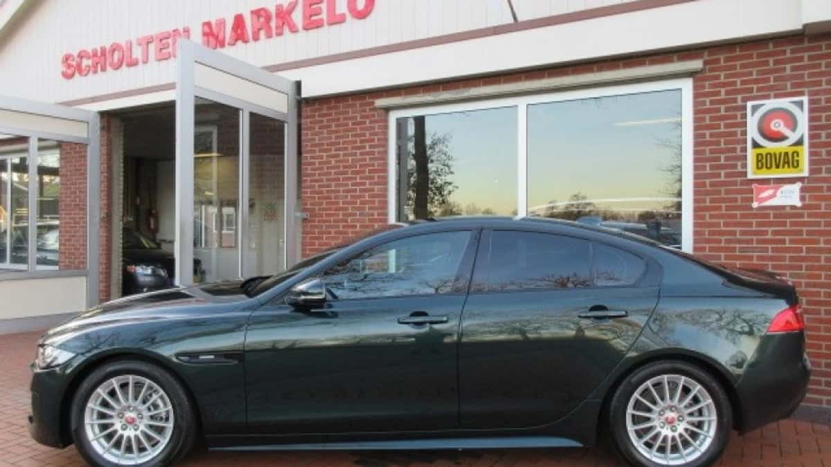 Jaguar XE (2017) — foto 1