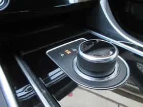 Jaguar XE (2017) thumbnail 24
