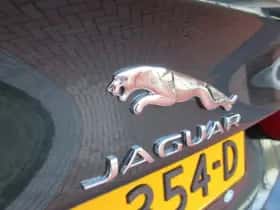 Jaguar XE (2017) thumbnail 34