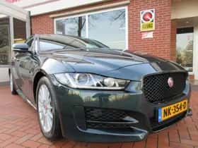 Jaguar XE (2017) thumbnail 5