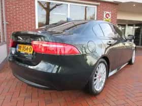 Jaguar XE (2017) thumbnail 7