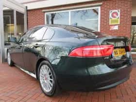 Jaguar XE (2017) thumbnail 10