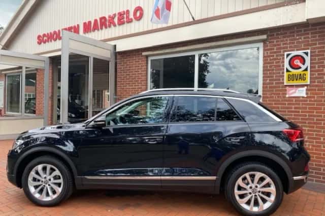 Volkswagen T-Roc (2022) thumbnail 1