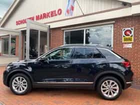Volkswagen T-Roc (2022) thumbnail 1