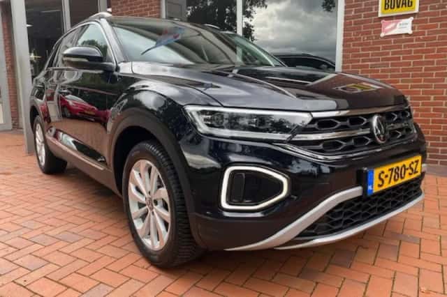 Volkswagen T-Roc (2022) thumbnail 5