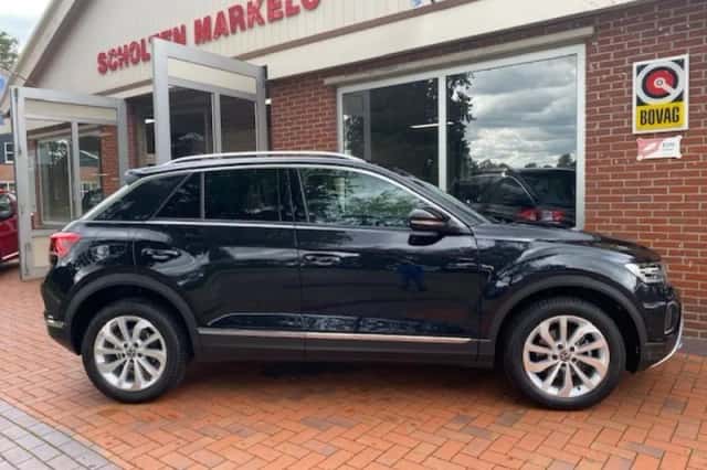 Volkswagen T-Roc (2022) thumbnail 6