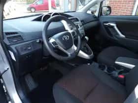 Toyota VERSO (2011) thumbnail 12