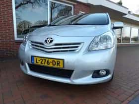 Toyota VERSO (2011) thumbnail 3