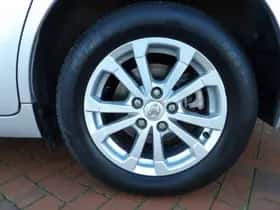 Toyota VERSO (2011) thumbnail 23