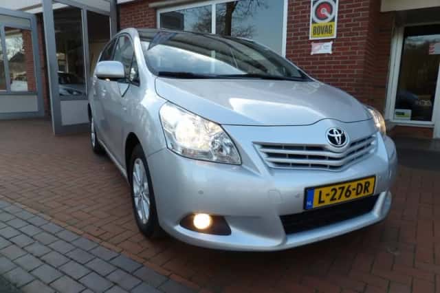 Toyota VERSO (2011) thumbnail 5
