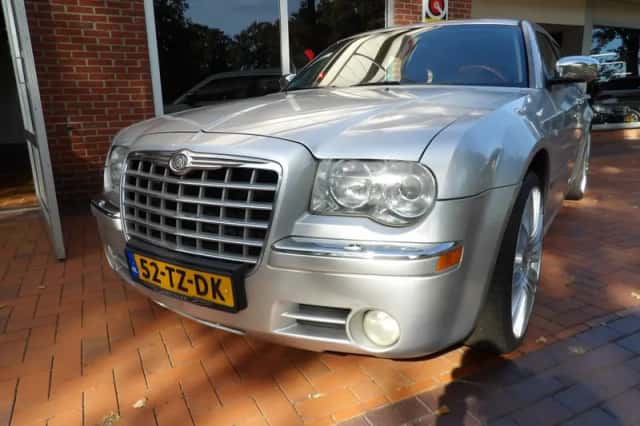 Chrysler 300C (2007) thumbnail 3