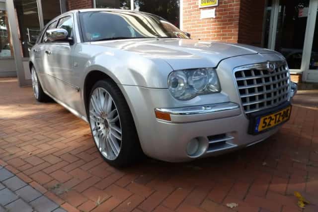 Chrysler 300C (2007) thumbnail 5