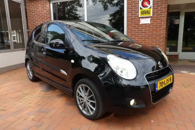 Suzuki Alto (2010) thumbnail 4
