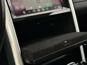 Land Rover Discovery (2018) thumbnail 27