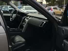 Land Rover Discovery (2018) thumbnail 39
