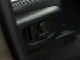Land Rover Discovery (2018) thumbnail 40