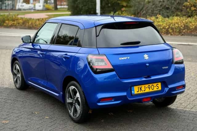 Suzuki Swift (2025) thumbnail 3