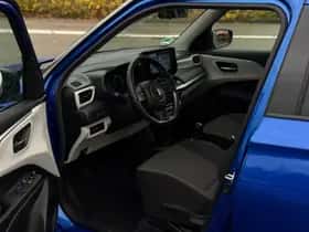 Suzuki Swift (2025) thumbnail 8