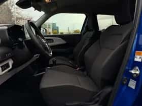 Suzuki Swift (2025) thumbnail 9