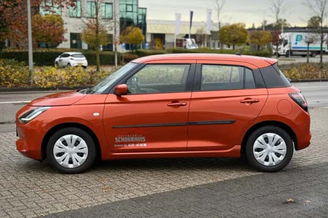 Suzuki Swift (2024) thumbnail 2