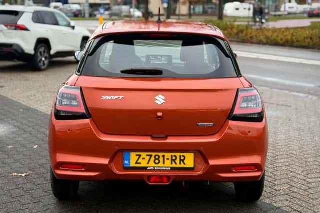 Suzuki Swift (2024) thumbnail 4