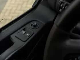 Opel Vivaro (2017) thumbnail 13
