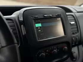 Opel Vivaro (2017) thumbnail 17
