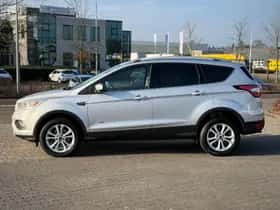 Ford Kuga (2017) thumbnail 2