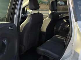 Ford Kuga (2017) thumbnail 24