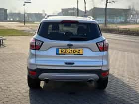 Ford Kuga (2017) thumbnail 4