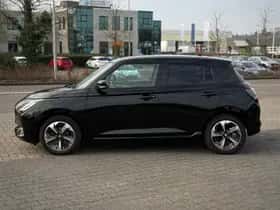 Suzuki Swift (2025) thumbnail 2