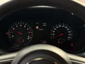 Suzuki Swift (2025) thumbnail 11