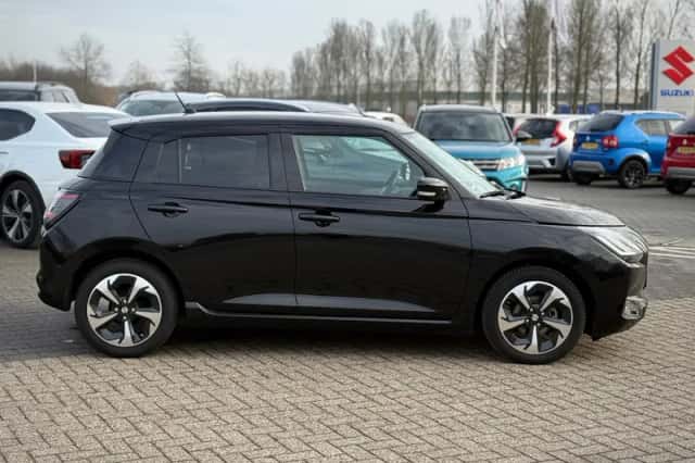 Suzuki Swift (2025) thumbnail 6