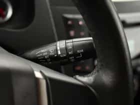 Suzuki Swift (2015) thumbnail 14