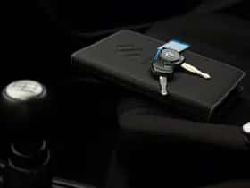 Suzuki Swift (2015) thumbnail 21