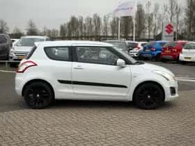 Suzuki Swift (2015) thumbnail 6