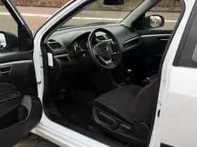 Suzuki Swift (2015) thumbnail 8